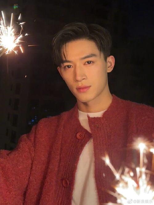 娱乐吃瓜爆料檀健次周也,揭秘明星幕后故事